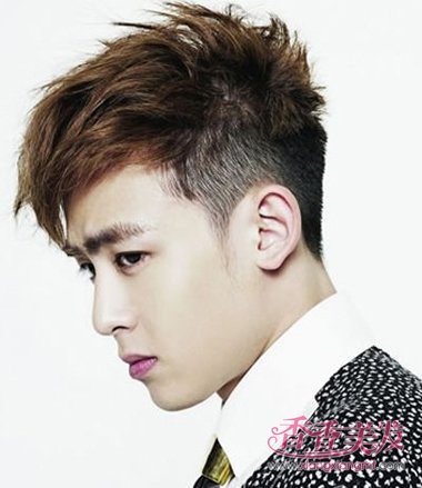 男生头顶层次感发型 2017男青年流行发型_香