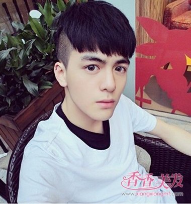 男生的秃鬓角发型怎么留 男生的秃鬓角发型