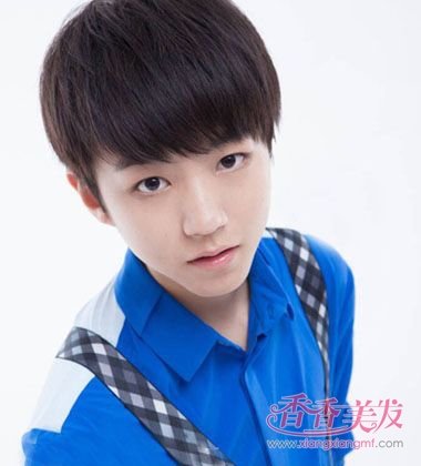 初中男生喝水变哑_初中男生变帅的小技巧