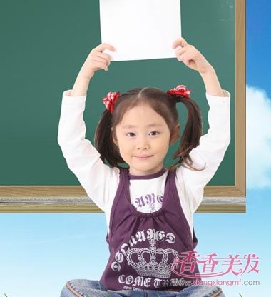 小女孩学生服简单又漂亮的发型 小学生搭配什么衣服或