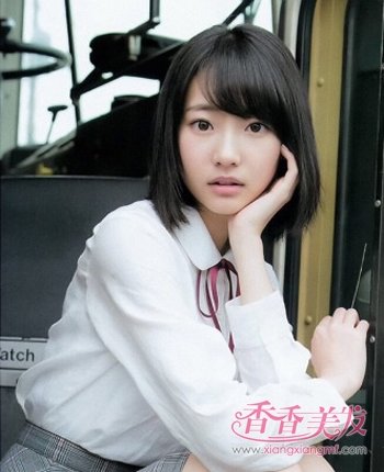 2017冬季短发女学生服装搭配图片 短发女生冬