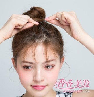 随意简单的扎发方法 最简单的学生发型怎么扎(2)