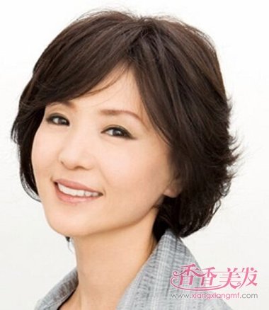 中年女性三角脸型的发型 倒三角女生脸型弄什