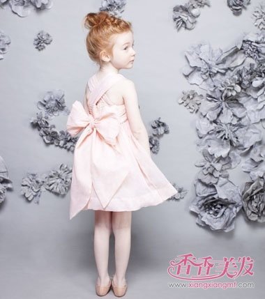 发型穿女生梳头流行现在最适合的发型儿童礼服(2)19礼服岁儿童图片