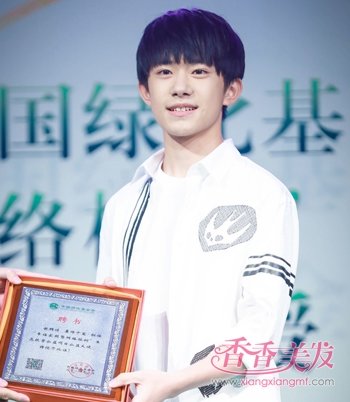 初2的蘑菇头男生穿校服图片 蘑菇头适合穿什么