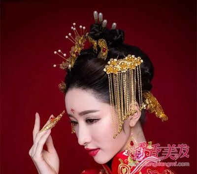 新娘图片新娘礼服图片红色图片大全配礼服红色发型图片短头发的女生2015款发型图片