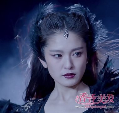 肖茵挑战美丽新高度 灵魂摆渡3娅发型好有型(