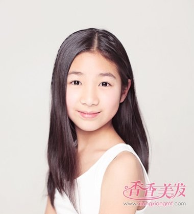 长发哦~ 中长发 直发的样子如何打理,小女孩11岁的时候,梳编发发型的