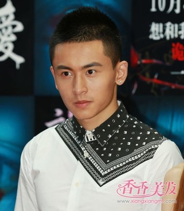 首页 男生发型 男生短发 2018最流行的男士平头发型 中年男人平头发型