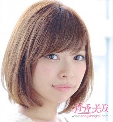 头大脸大的女生适合短发吗 大脸女生脸剪什么短发好看