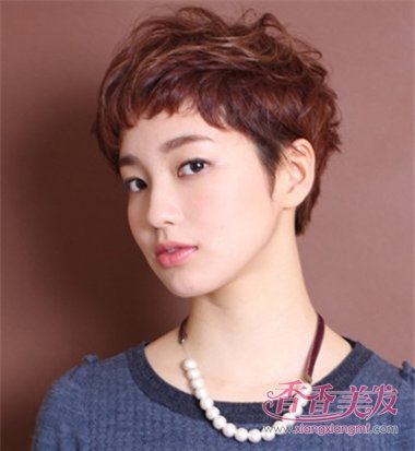 女孩子头发稀少可以看到头皮和头顶发型 女孩子头顶头发少留什么发型