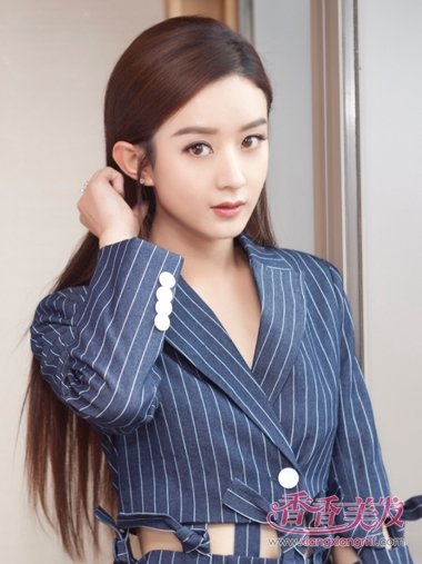 赵丽颖吃包子萌萌哒 圆脸赵丽颖气质发型做高