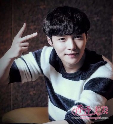 张艺兴送黄磊新年礼物太暖 张艺兴新年鲜肉发