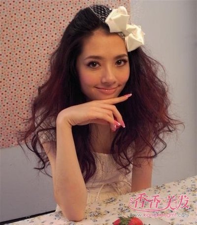 郭碧婷长 卷发发型