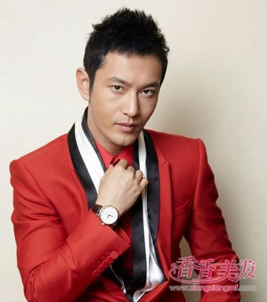 黄晓明清爽子弹头短发发型