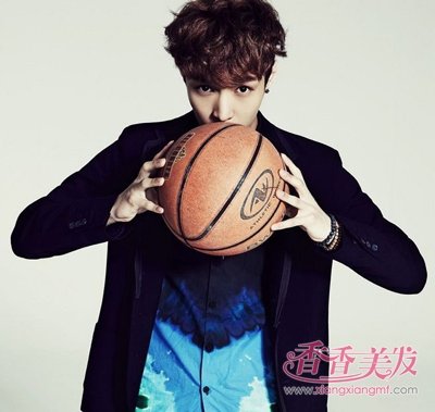 张艺兴偏分短发绅士又帅气 张艺兴演绎男神发