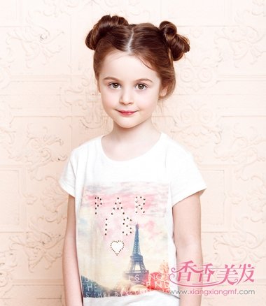首页 玩发型 小孩扎发 女童两个发辫的挽法 怎样把长辫子挽起来