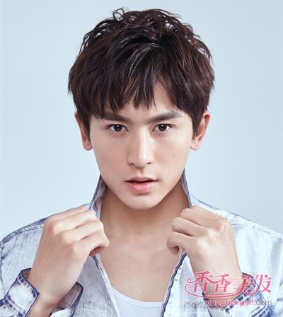 首页 男生发型 男明星发型 张泽瀚型男短发好帅气 get男神张泽瀚魅力
