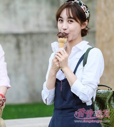 谁说刘海发型不自信 李菲儿轻薄刘海中长发慵