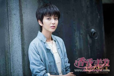 辣妈佟丽娅街拍造型美出新天际 佟丽娅短发丸