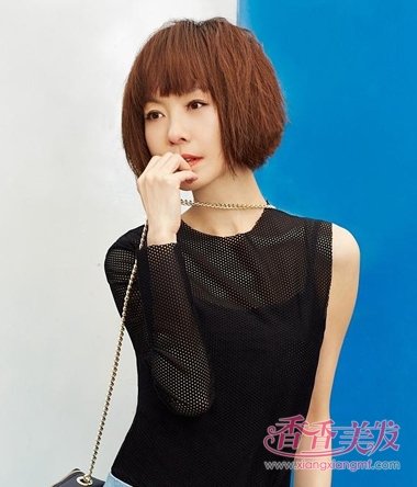 鲁豫短发写真大片古典又灵动 鲁豫40 女士减龄短发发型
