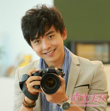 李佳航微博正名好可爱 李佳航清爽男生短发发