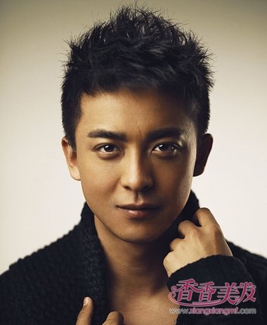 李佳航微博正名好可爱 李佳航清爽男生短发发