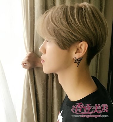 鹿晗霸气怼卓伟真爷们儿 2017鹿晗新款染发发