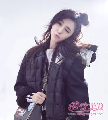 范冰冰长直发搭乞丐裤坐姿范儿十足范冰冰那小学生抬高少女头上课图片