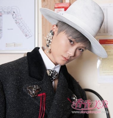 戛纳红毯女星偏爱短发造型 范冰冰优雅李宇春