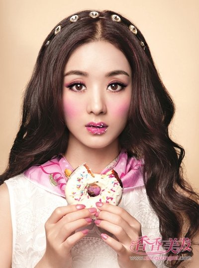 赵丽颖的长发也剪短了吗? 赵丽颖示范小圆脸萌