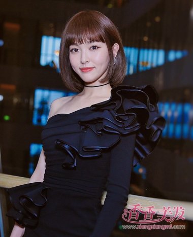 唐嫣齐刘海学生头短发发型二