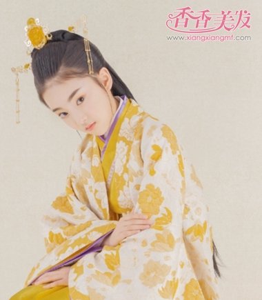 小戏骨陶奕希拍古装写真 儿童古版发型也淑女