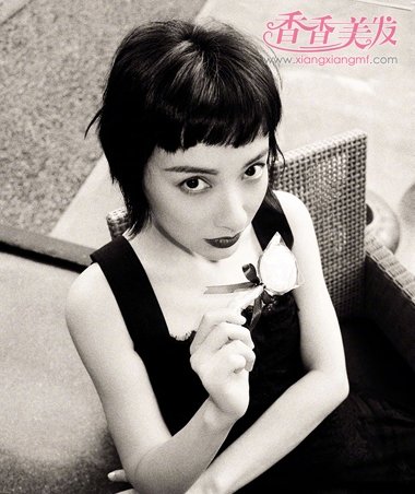 吴昕赫本头来了 怎么能放过短发的自拍