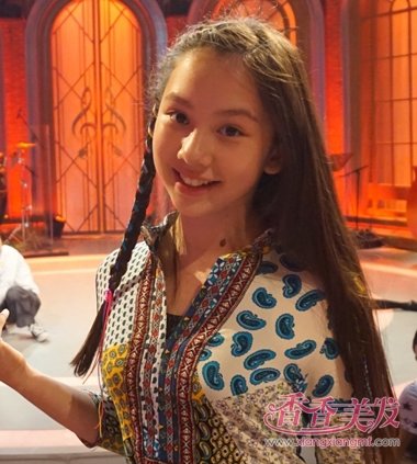 大师课小姐姐严丝琳发型 彩带编发不止一种款式(4)_香香美发手机版