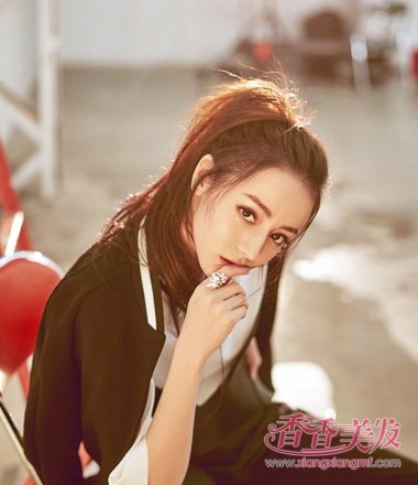 迪丽热巴也能演绎霸道总裁 几款日常扎发就能