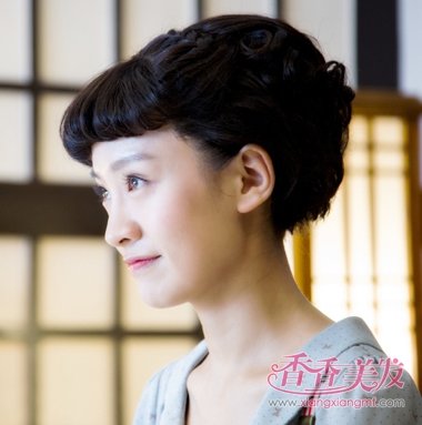 网剧河神最萌女配上上线 陈芋米民国期发型跑