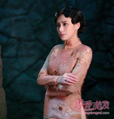 京城81号2依旧走民国路线 钟欣桐民国装高贵动