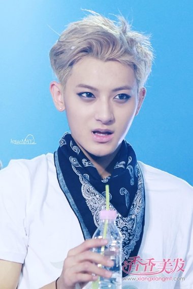 小鲜肉黄子韬新的爆棚潮流发型 朝气蓬勃的年