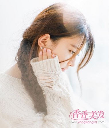 在做发型的时候,哪种发型与女生的气质更加搭配,头发多和头发少,适合
