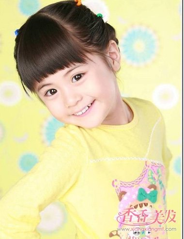 首页 玩发型 小孩扎发 1岁女宝宝短发发型 小女童短发绑扎发型走路快