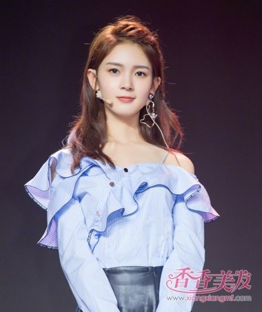 岳绮罗留长发爱这么扎 陈瑶扎长发发型显活力