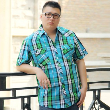 男胖子适合的宴席短发 两边剃发为你撑足面子