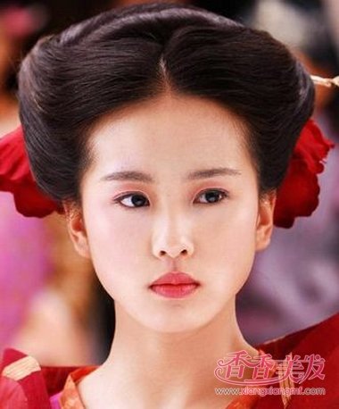 古装美女发型充满各种套路 圆脸也能变好看的典雅发型