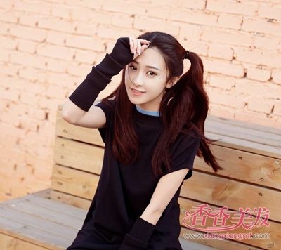 女生中分龙须 刘海双马尾辫发型
