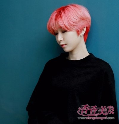 女孩粉红色 短发西瓜头发型