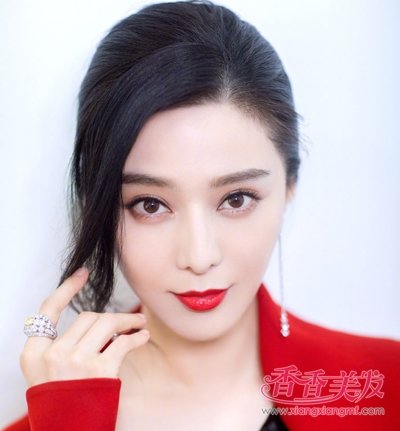 范爷剪刘海甜美清新年轻18岁 范冰冰最新刘海发型look