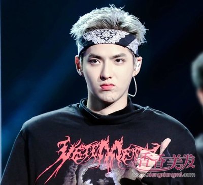吴亦凡露额短发发型
