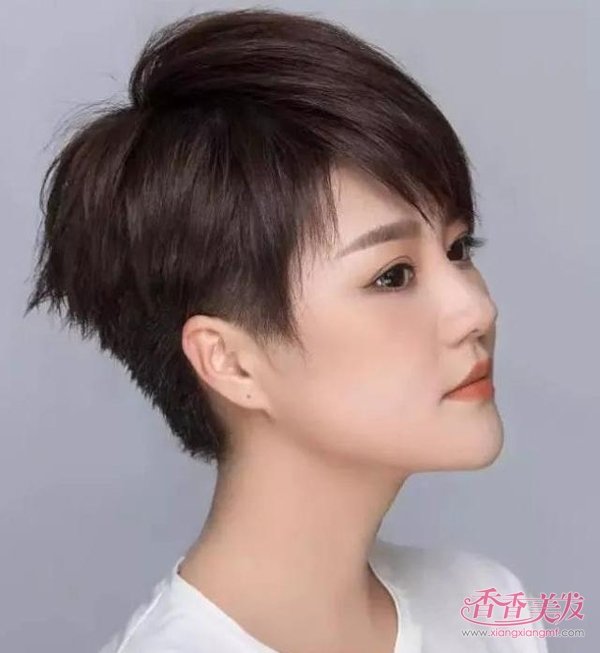斜刘海超短发发型