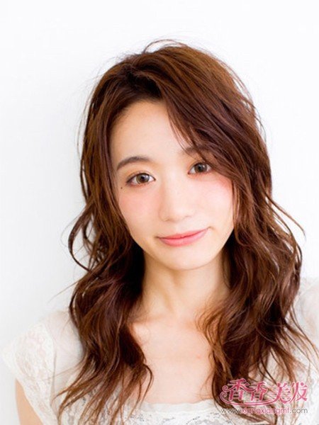 中长发有点碎发层次更好看女生最受欢迎的中长发碎发发型图片